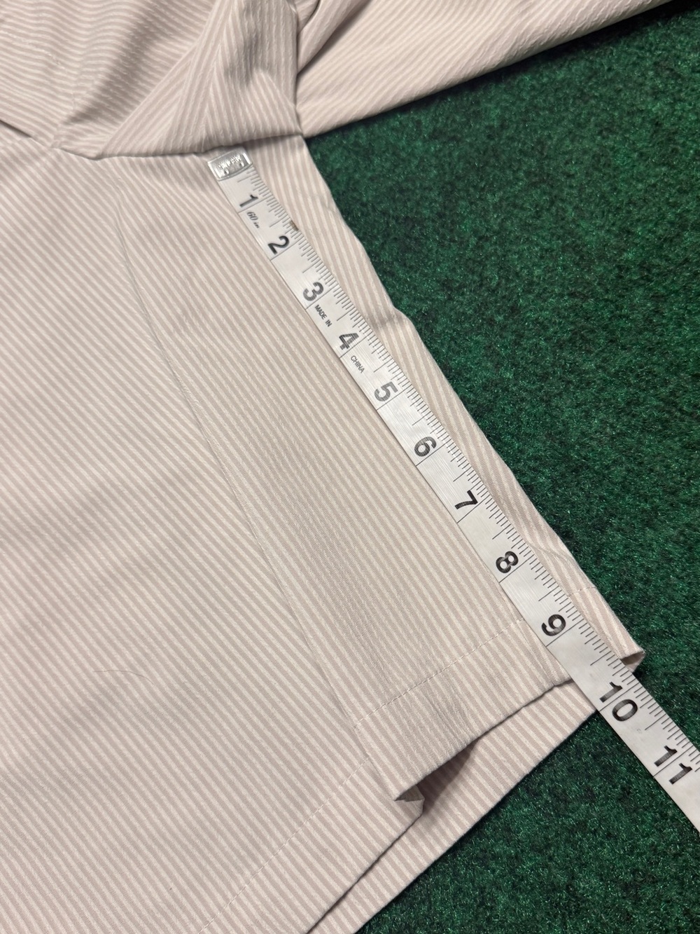 Pinehurst FootJoy Golf Shorts in Light Beige & White Stripes (W30 / 9.5” Inseam) - Picture 6 of 6